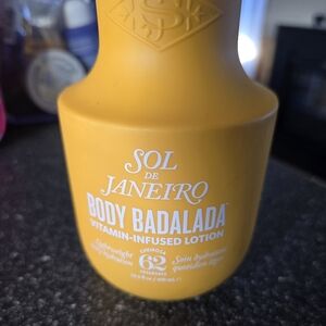 Sol de Janeiro Body Badalada Vitamin-Infused Lotion - Bold Yellow